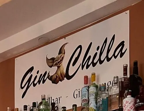 Das Gin-Chilla-Schild über der Theke